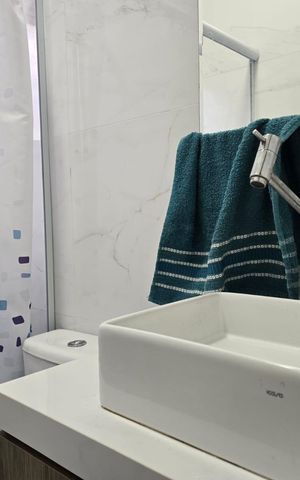 Casa à venda com 295m², 4 quartos e 7 vagas Casa à venda com 295m², 4 quartos e 7 vagasBanheiro Social
