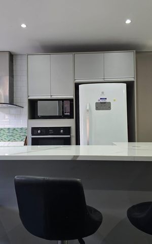 Casa à venda com 295m², 4 quartos e 7 vagas Casa à venda com 295m², 4 quartos e 7 vagasCozinha