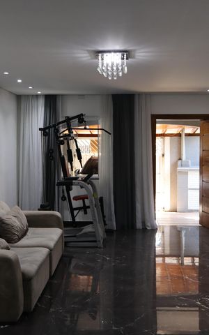Casa à venda com 295m², 4 quartos e 7 vagasSala 