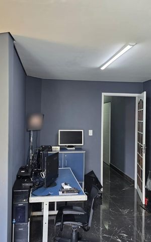 Casa à venda com 295m², 4 quartos e 7 vagas Casa à venda com 295m², 4 quartos e 7 vagasQuarto 04