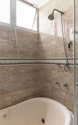 Apartamento à venda com 330m², 4 quartos e 2 vagasBanheiro da Suíte