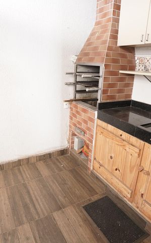 Casa à venda com 136m², 3 quartos e 2 vagas Casa à venda com 136m², 3 quartos e 2 vagasÁrea gourmet