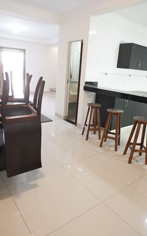 Casa à venda com 136m², 3 quartos e 2 vagas Casa à venda com 136m², 3 quartos e 2 vagasSala de jantar