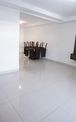 Casa à venda com 136m², 3 quartos e 2 vagas Casa à venda com 136m², 3 quartos e 2 vagasSala
