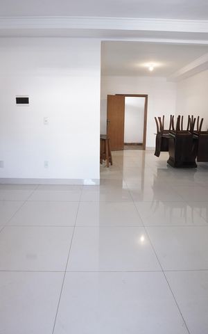 Casa à venda com 136m², 3 quartos e 2 vagas Casa à venda com 136m², 3 quartos e 2 vagasSala