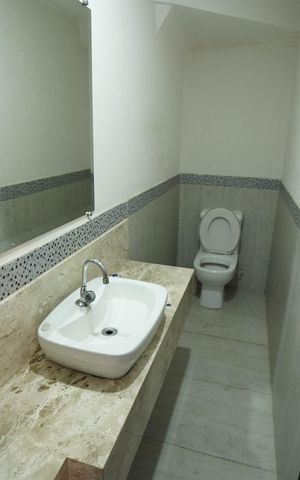 Casa à venda com 136m², 3 quartos e 2 vagas Casa à venda com 136m², 3 quartos e 2 vagasLavabo