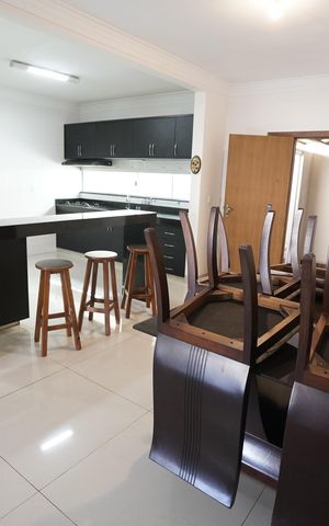 Casa à venda com 136m², 3 quartos e 2 vagas Casa à venda com 136m², 3 quartos e 2 vagasSala de jantar
