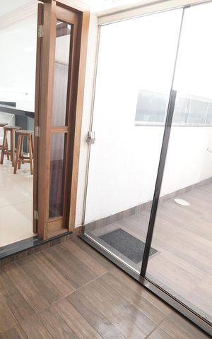 Casa à venda com 136m², 3 quartos e 2 vagas Casa à venda com 136m², 3 quartos e 2 vagasCorredor