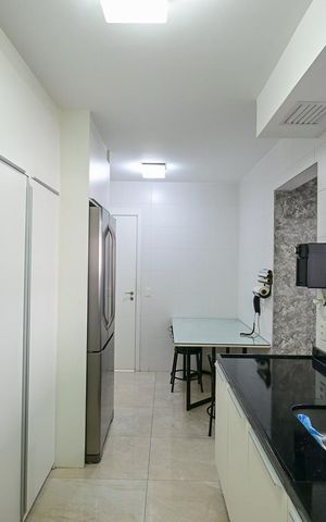 Apartamento à venda com 2147483650m², 4 quartos e 3 vagasCozinha