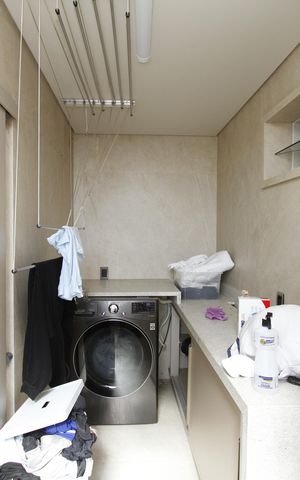 Apartamento à venda com 140m², 3 quartos e 1 vagaÁrea de Serviço