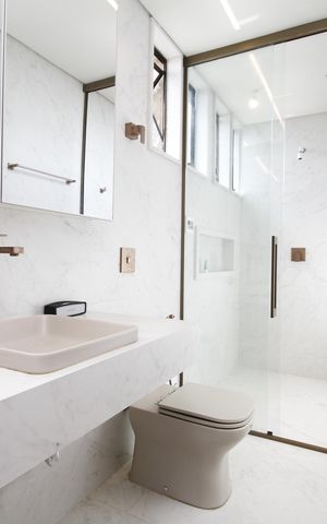 Apartamento à venda com 140m², 3 quartos e 1 vagaBanheiro da Suíte