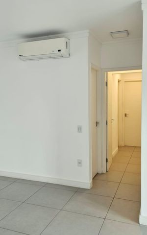 Apartamento à venda com 103m², 3 quartos e 2 vagas Apartamento à venda com 103m², 3 quartos e 2 vagasCorredor