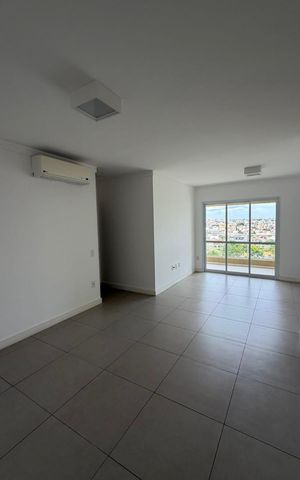 Apartamento à venda com 103m², 3 quartos e 2 vagas Apartamento à venda com 103m², 3 quartos e 2 vagasSala