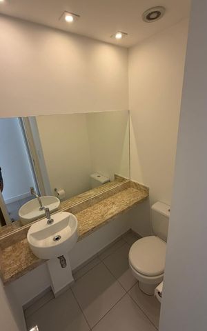 Apartamento à venda com 103m², 3 quartos e 2 vagas Apartamento à venda com 103m², 3 quartos e 2 vagasBanheiro
