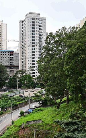 Apartamento à venda com 82m², 2 quartos e 2 vagasVista da Suíte 