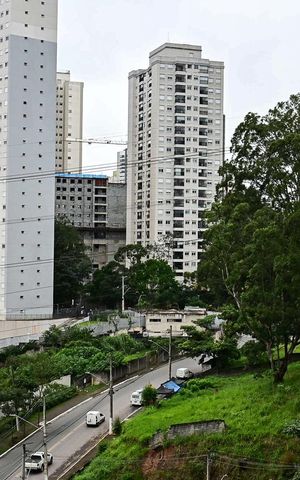 Apartamento à venda com 82m², 2 quartos e 2 vagasVista da Suíte 1