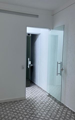 Casa à venda com 600m², 6 quartos e 2 vagas Casa à venda com 600m², 6 quartos e 2 vagasQuarto 1