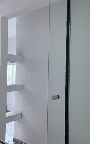 Casa à venda com 600m², 6 quartos e 2 vagas Casa à venda com 600m², 6 quartos e 2 vagasQuarto 1