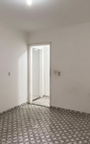 Casa à venda com 600m², 6 quartos e 2 vagas Casa à venda com 600m², 6 quartos e 2 vagasQuarto 2