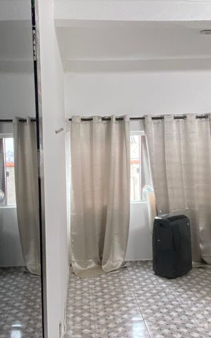 Casa à venda com 600m², 6 quartos e 2 vagas Casa à venda com 600m², 6 quartos e 2 vagasQuarto 5