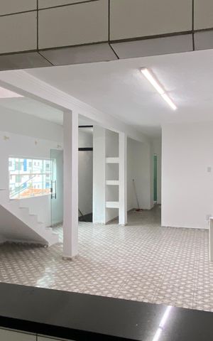 Casa à venda com 600m², 6 quartos e 2 vagas Casa à venda com 600m², 6 quartos e 2 vagasSala