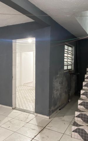 Casa à venda com 600m², 6 quartos e 2 vagas Casa à venda com 600m², 6 quartos e 2 vagasÁrea externa
