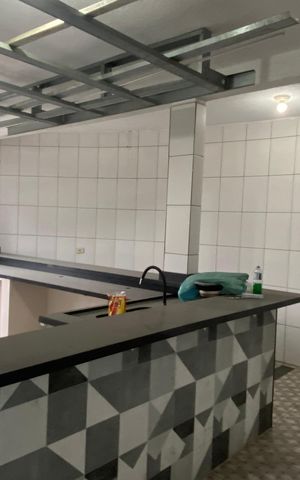 Casa à venda com 600m², 6 quartos e 2 vagas Casa à venda com 600m², 6 quartos e 2 vagasCozinha