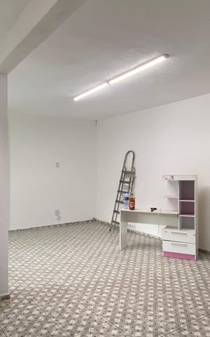 Casa à venda com 600m², 6 quartos e 2 vagas Casa à venda com 600m², 6 quartos e 2 vagasSala