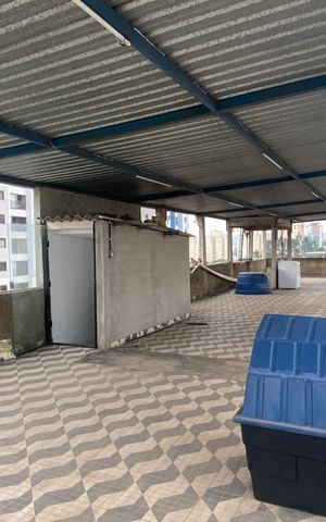 Casa à venda com 600m², 6 quartos e 2 vagas Casa à venda com 600m², 6 quartos e 2 vagasTerraço