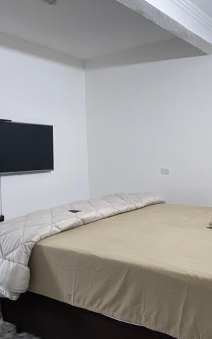 Casa à venda com 600m², 6 quartos e 2 vagas Casa à venda com 600m², 6 quartos e 2 vagasQuarto 5