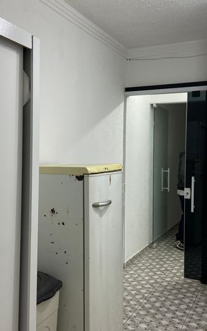 Casa à venda com 600m², 6 quartos e 2 vagas Casa à venda com 600m², 6 quartos e 2 vagasQuarto 4