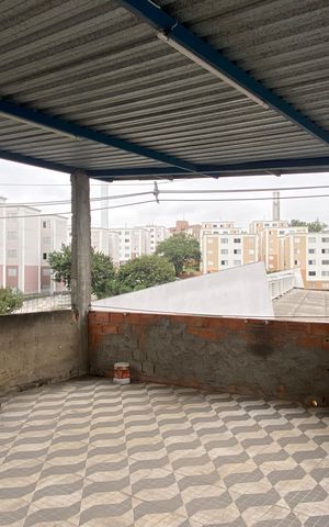 Casa à venda com 600m², 6 quartos e 2 vagas Casa à venda com 600m², 6 quartos e 2 vagasTerraço