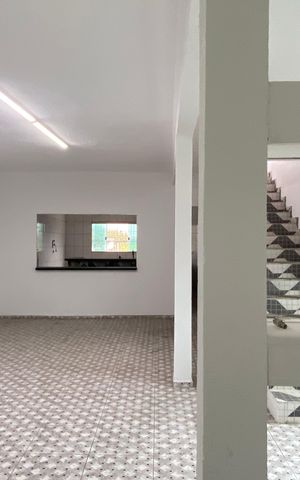 Casa à venda com 600m², 6 quartos e 2 vagas Casa à venda com 600m², 6 quartos e 2 vagasSala