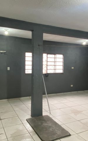 Casa à venda com 600m², 6 quartos e 2 vagas Casa à venda com 600m², 6 quartos e 2 vagasÁrea externa