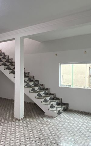 Casa à venda com 600m², 6 quartos e 2 vagas Casa à venda com 600m², 6 quartos e 2 vagasSala