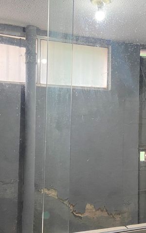 Casa à venda com 600m², 6 quartos e 2 vagas Casa à venda com 600m², 6 quartos e 2 vagasQuarto 3