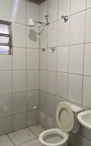 Casa à venda com 600m², 6 quartos e 2 vagas Casa à venda com 600m², 6 quartos e 2 vagasBanheiro 1