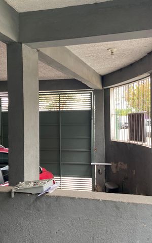 Casa à venda com 600m², 6 quartos e 2 vagas Casa à venda com 600m², 6 quartos e 2 vagasGaragem