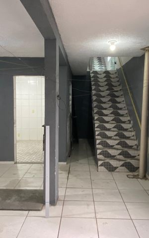 Casa à venda com 600m², 6 quartos e 2 vagas Casa à venda com 600m², 6 quartos e 2 vagasÁrea externa