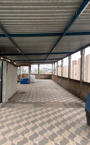 Casa à venda com 600m², 6 quartos e 2 vagas Casa à venda com 600m², 6 quartos e 2 vagasTerraço