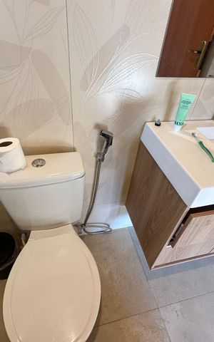 Casa à venda com 1000m², 2 quartos e 10 vagas Casa à venda com 1000m², 2 quartos e 10 vagasBanheiro da Suíte 1