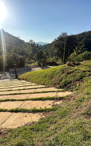 Casa à venda com 1000m², 2 quartos e 10 vagas Casa à venda com 1000m², 2 quartos e 10 vagasQuintal