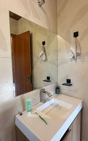 Casa à venda com 1000m², 2 quartos e 10 vagas Casa à venda com 1000m², 2 quartos e 10 vagasBanheiro da Suíte 1