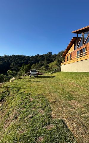 Casa à venda com 1000m², 2 quartos e 10 vagas Casa à venda com 1000m², 2 quartos e 10 vagasQuintal