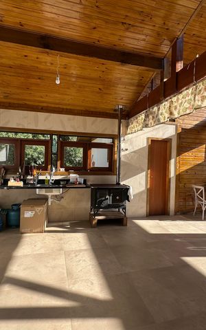 Casa à venda com 1000m², 2 quartos e 10 vagas Casa à venda com 1000m², 2 quartos e 10 vagasCozinha