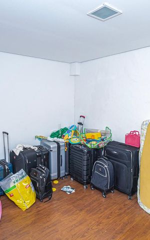 Casa à venda com 500m², 5 quartos e 7 vagas Casa à venda com 500m², 5 quartos e 7 vagasQuarto 4/ suite/ closet