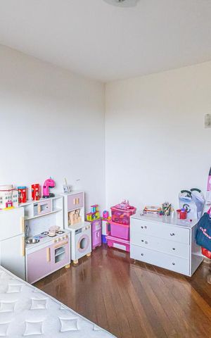 Casa à venda com 500m², 5 quartos e 7 vagas Casa à venda com 500m², 5 quartos e 7 vagasQuarto 2