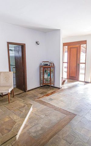 Casa à venda com 500m², 5 quartos e 7 vagas Casa à venda com 500m², 5 quartos e 7 vagasSala