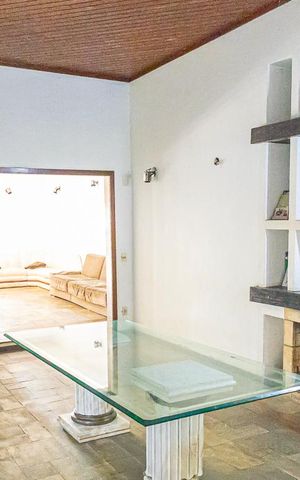 Casa à venda com 500m², 5 quartos e 7 vagas Casa à venda com 500m², 5 quartos e 7 vagasCopa