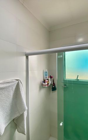 Casa à venda com 137m², 3 quartos e 3 vagas Casa à venda com 137m², 3 quartos e 3 vagasBanheiro da Suíte 2